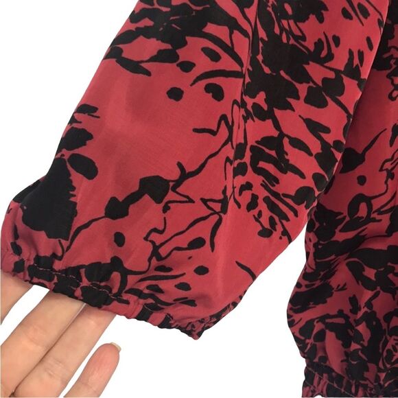 The Limited Red & Black Velvet Embossed Top Sz. small - Picture 4 of 8